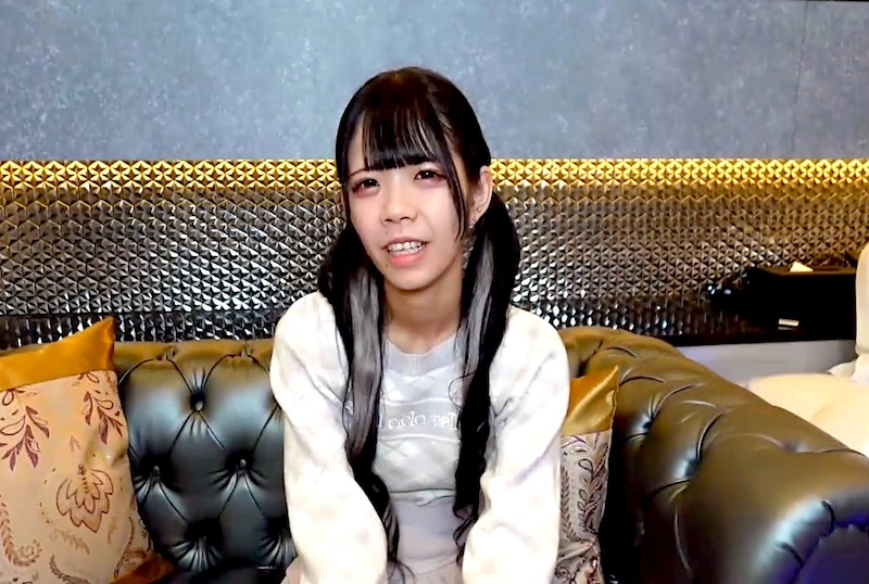 FC2-4703902 18 岁的咖啡馆女孩，就读于制衣学校。为了自己的创业梦想，她一直渴望表演。 素人