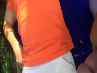 #街射 #公园 #街顶 #露出 #吓跑 不慌不忙射在少妇身上，把少妇都给吓跑了