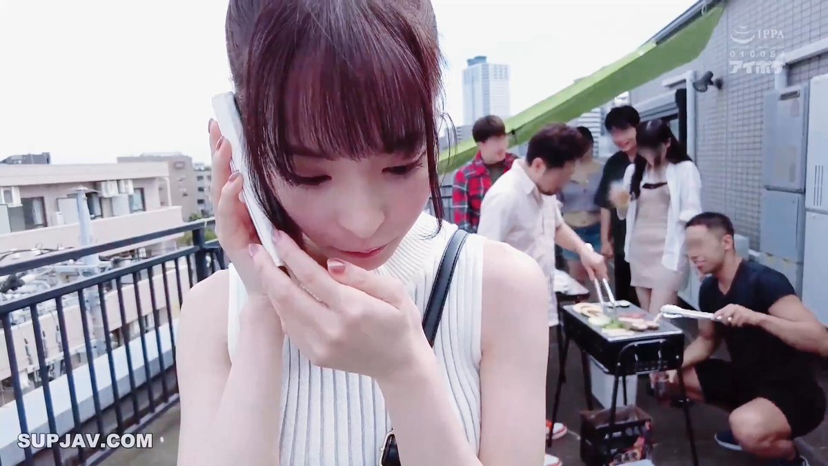 好想操她有没有，在大学社团酒会上被渣男们喝得醉醺醺的我的女朋友桃乃木